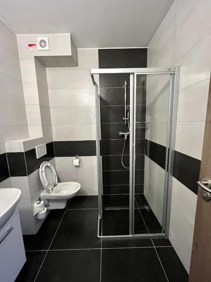 Baseline Sportovy Areal & Penzion Banska Bystrica Bagian luar foto